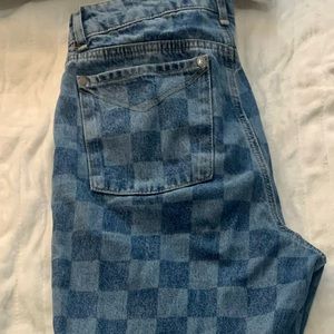 Worn but not worn out. Nice condition and very comfortable. Cute jeans!!